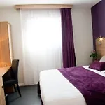 Logis Restaurant De La Madeleine Hotel