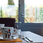 Logis Restaurant De La Madeleine Hotel