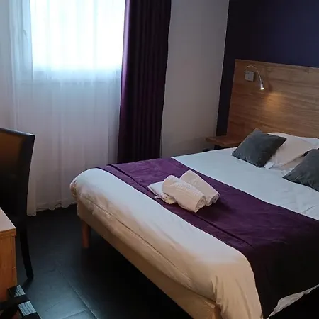 Logis Restaurant De La Madeleine Hotel 3*