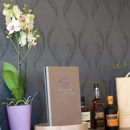 Hotel Logis Restaurant De La Madeleine 3*