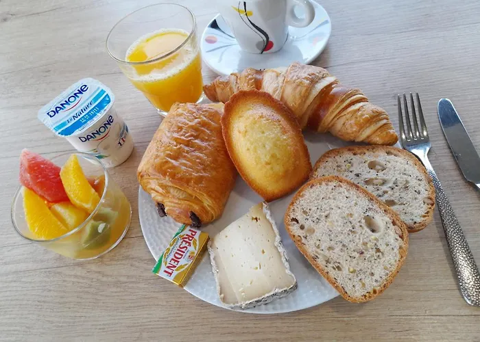 Hotel Logis Restaurant De La Madeleine Commercy