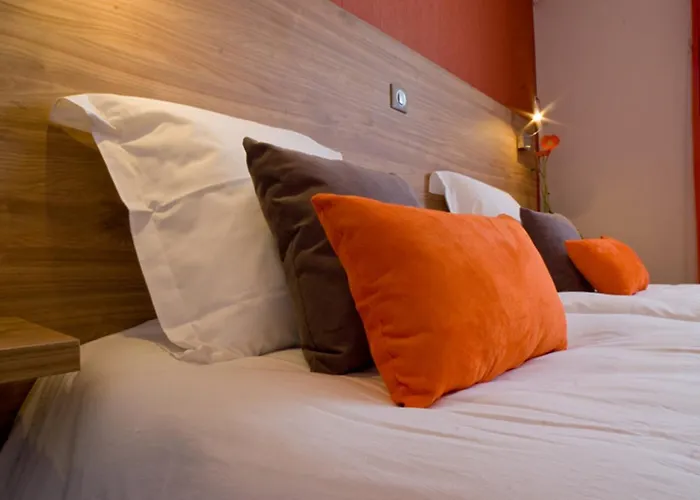 Hotel Logis Restaurant De La Madeleine 3*