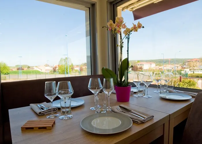 Logis Restaurant De La Madeleine 3*