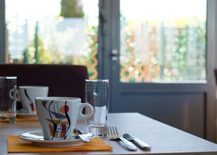 Logis Restaurant De La Madeleine Hotel