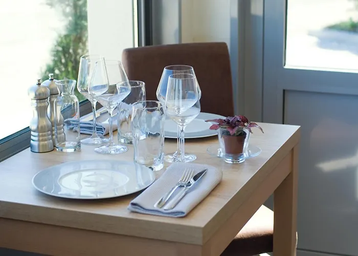 Logis Restaurant De La Madeleine Hotel Commercy