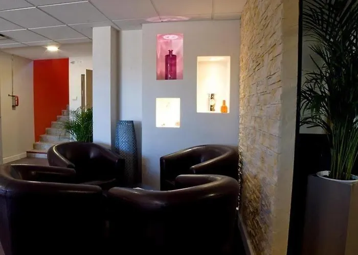 Logis Restaurant De La Madeleine 3*