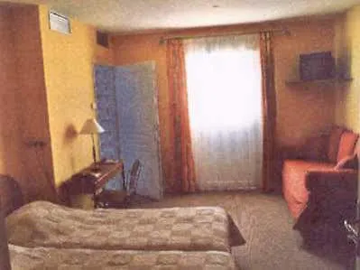 Hotel Logis Restaurant De La Madeleine 3*